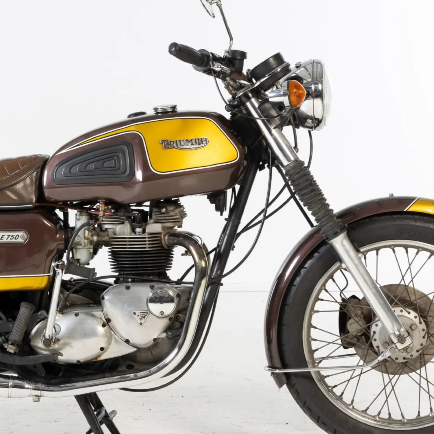 Triumph Tawny Brown Paint Product